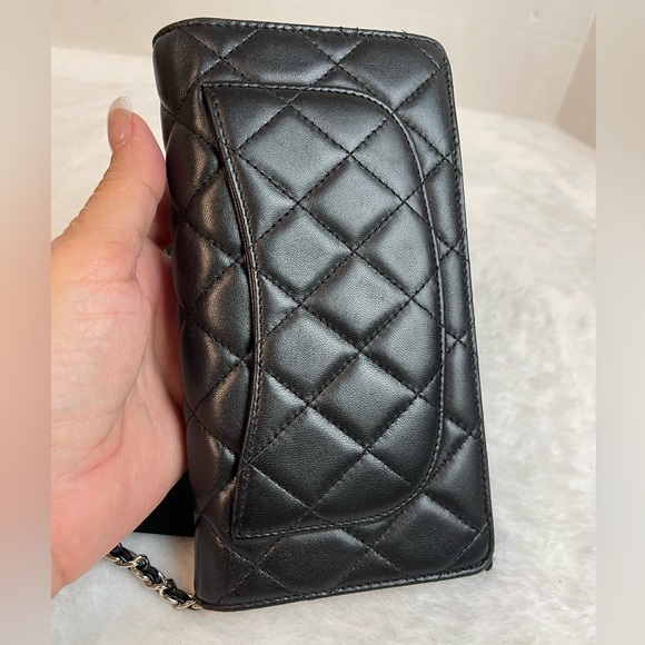 COPY - CHANEL CC QUILTED LAMBSKIN BIFOLD WALLET ON A CHAIN - Picture 4 of 16